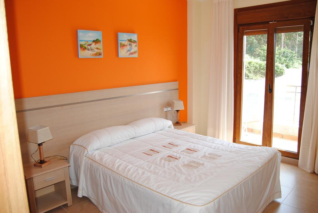 Apartamentos Riveiro Sanxenxo Ruang foto